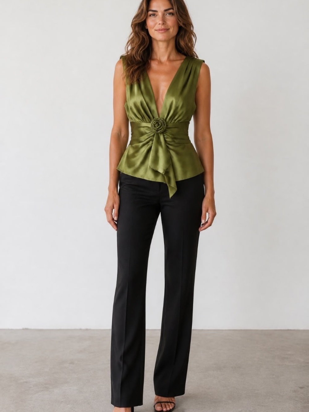 Jessica Howard Satin Sleeveless Blouse